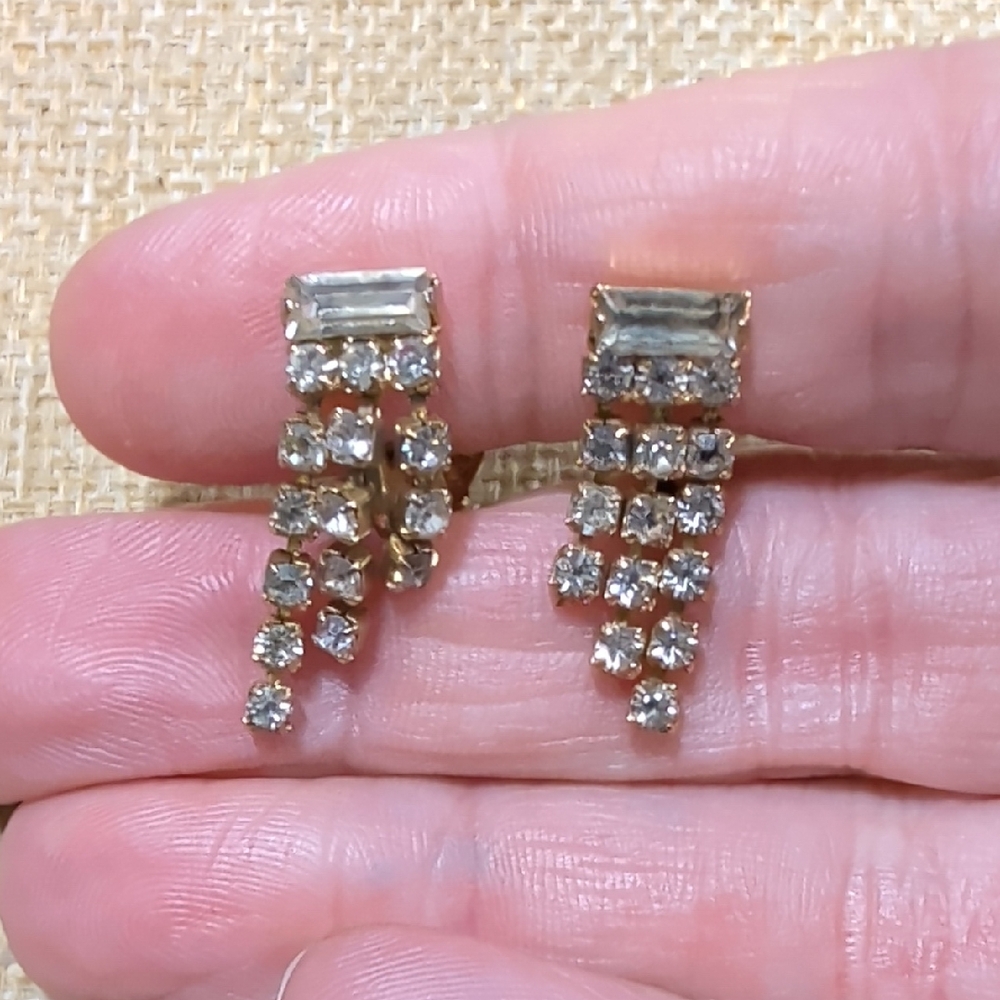 Vintage Sarah Coventry Clear Rhinestone Waterfall Clip On Earrings Gold Tone